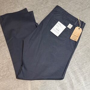 The Kennedy The new surplus chino pants 
Color slate